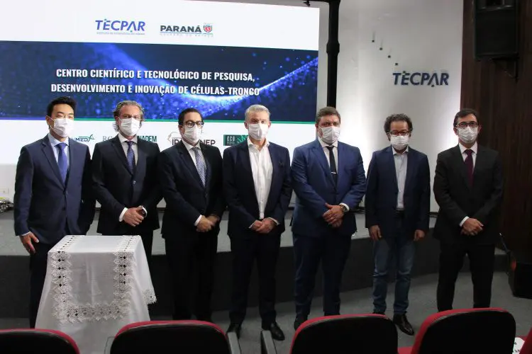 Tecpar firma parceria com núcleos de pesquisa para estudar novos produtos com células-tronco