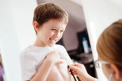 Volta às aulas: check-up de saúde nas crianças no início do ano ajuda no bom desempenho escolar