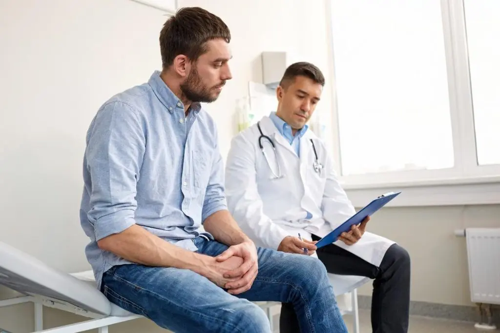 Busca por ajuda médica ainda é vista como sinal de fraqueza entre homens, aponta estudo