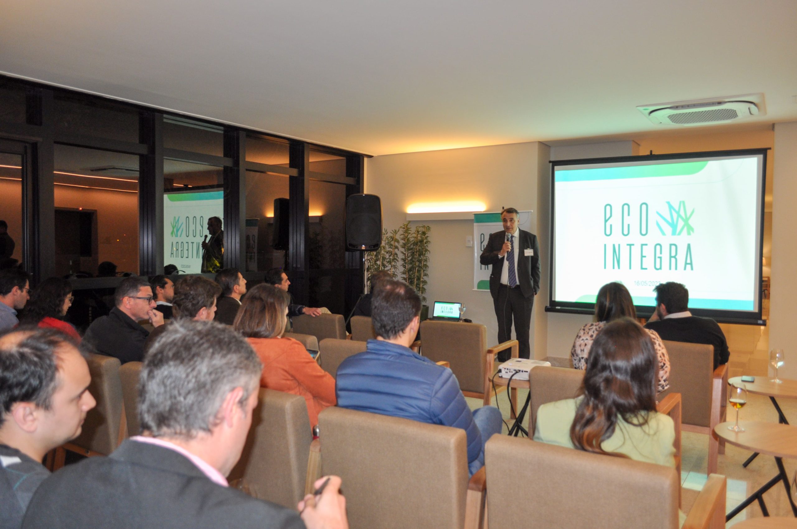 Primeira edição do Eco Integra traz estudos de caso da nefrologia e urologia