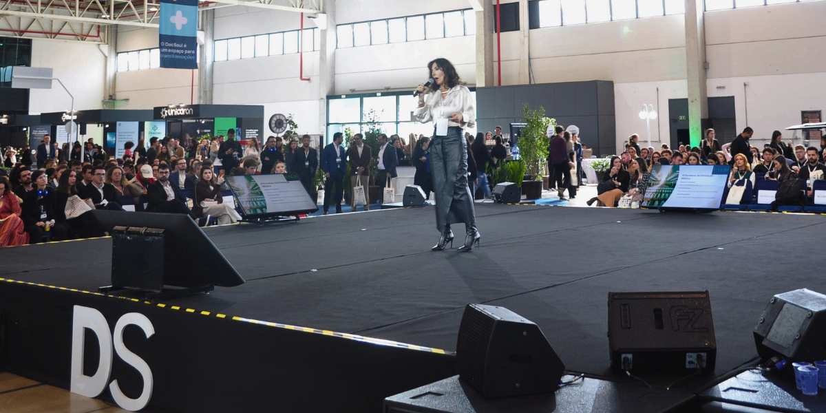 “A medicina que a gente escolheu já não existe mais”, afirma a Dra. Rúbia Martins, no DocSoul 2025